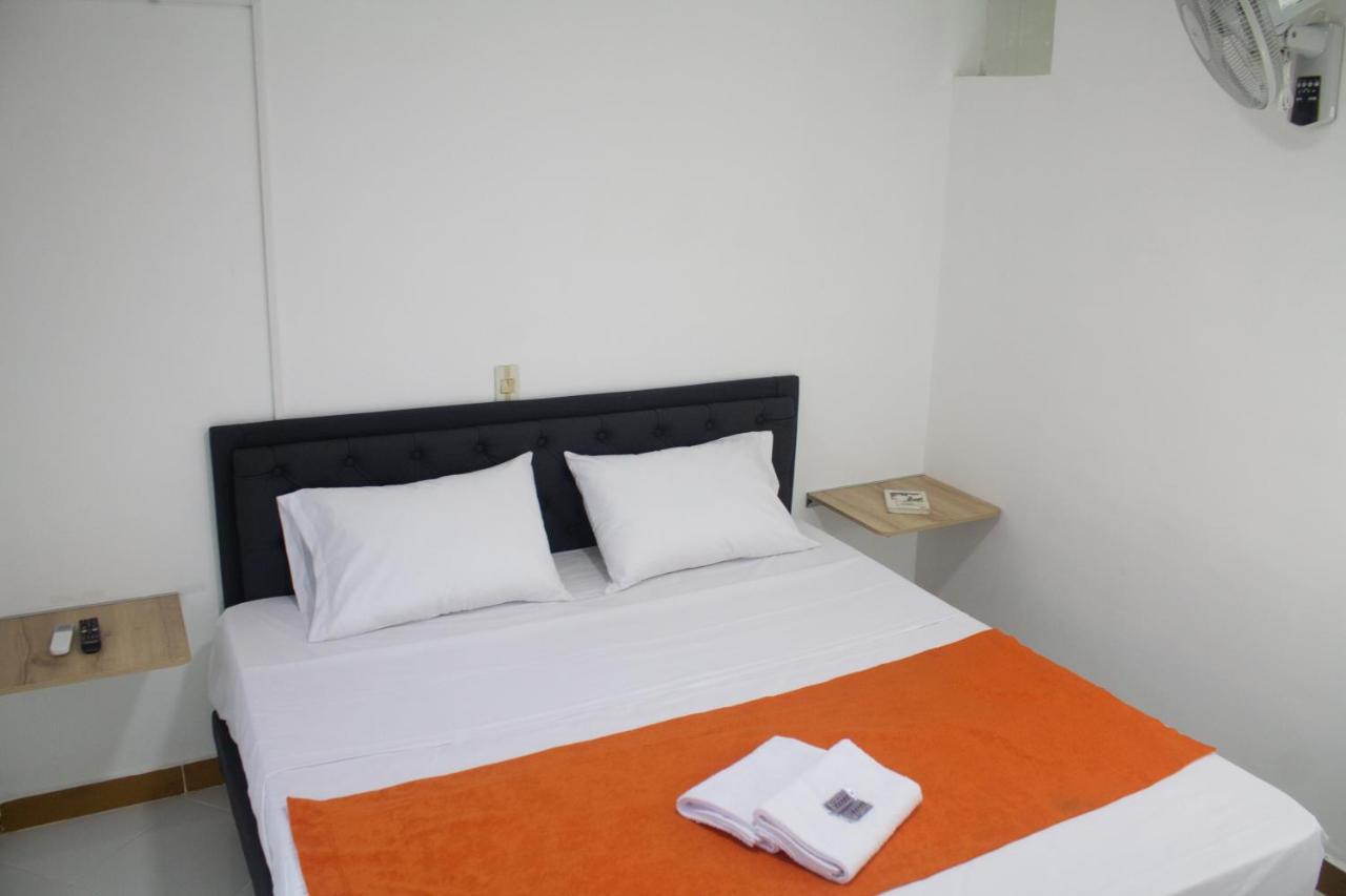 Hotel Picasso 70 Медельїн Екстер'єр фото